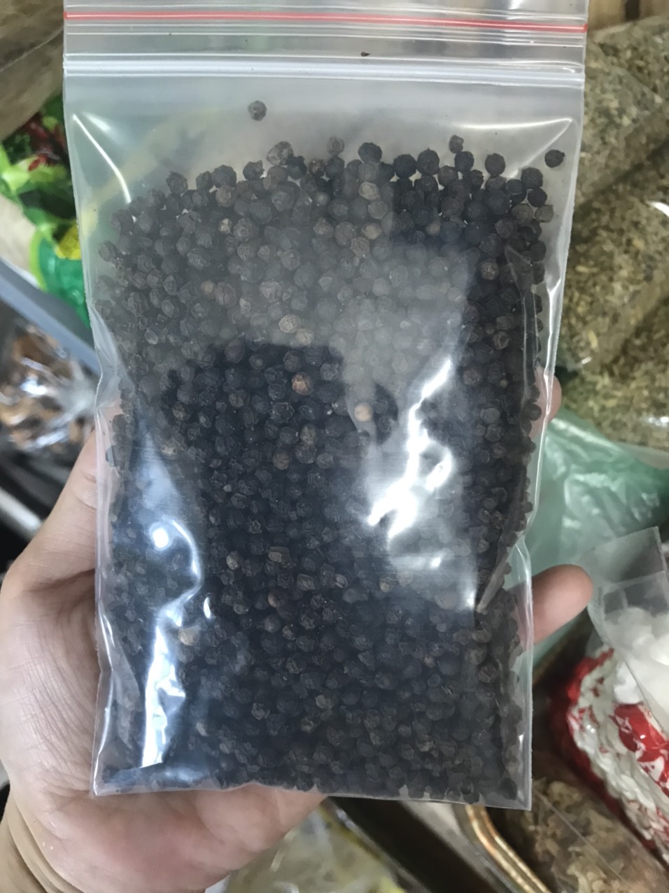 Tiêu đen nguyên hạt cực thơm, cay siêu ngon gói 100gr