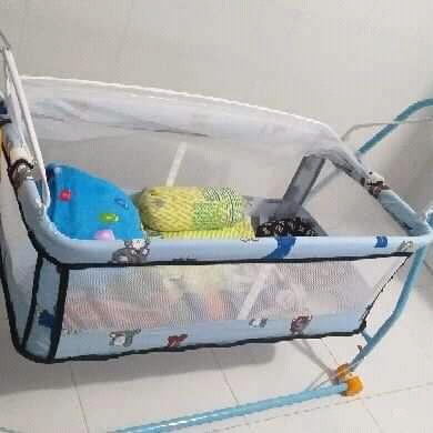 Nôi điện tự động