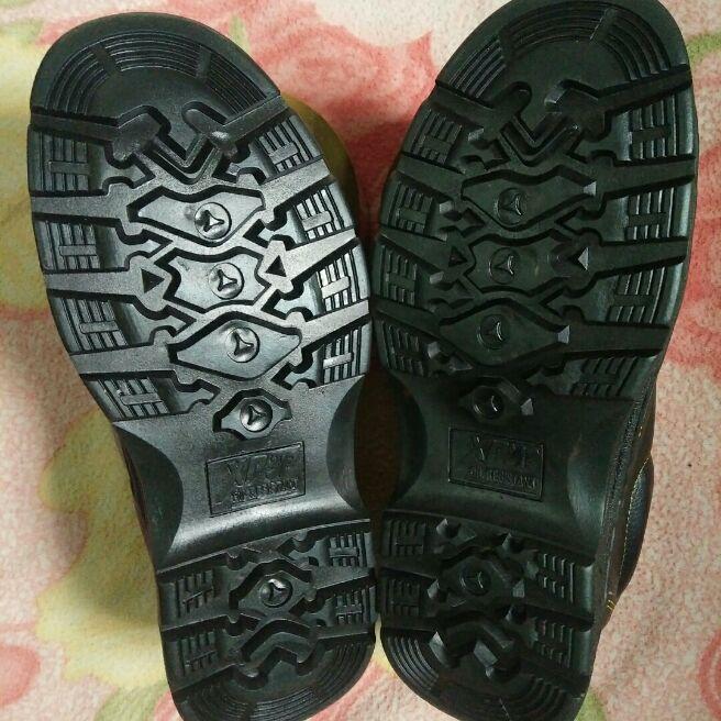 Giày bảo hộ lao đông