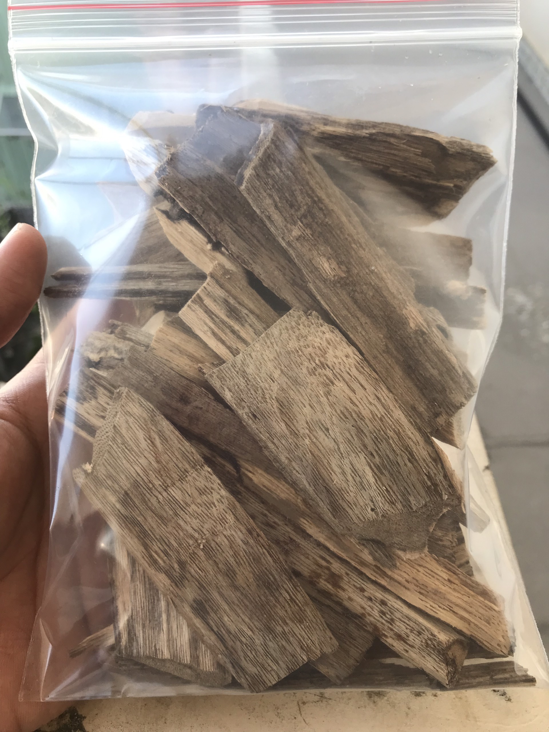 Trầm hương miếng xông nhà tẩy uế trừ tà ( 100g loại tốt )
