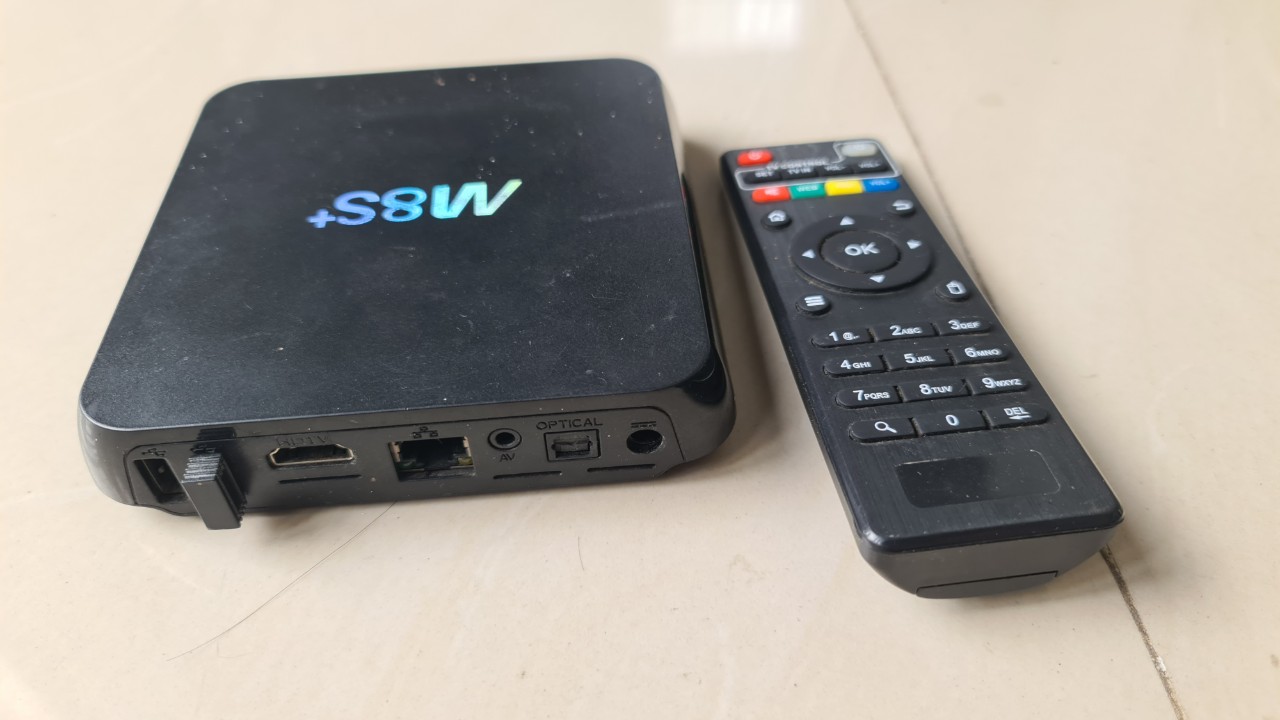 Tv box m8s plus