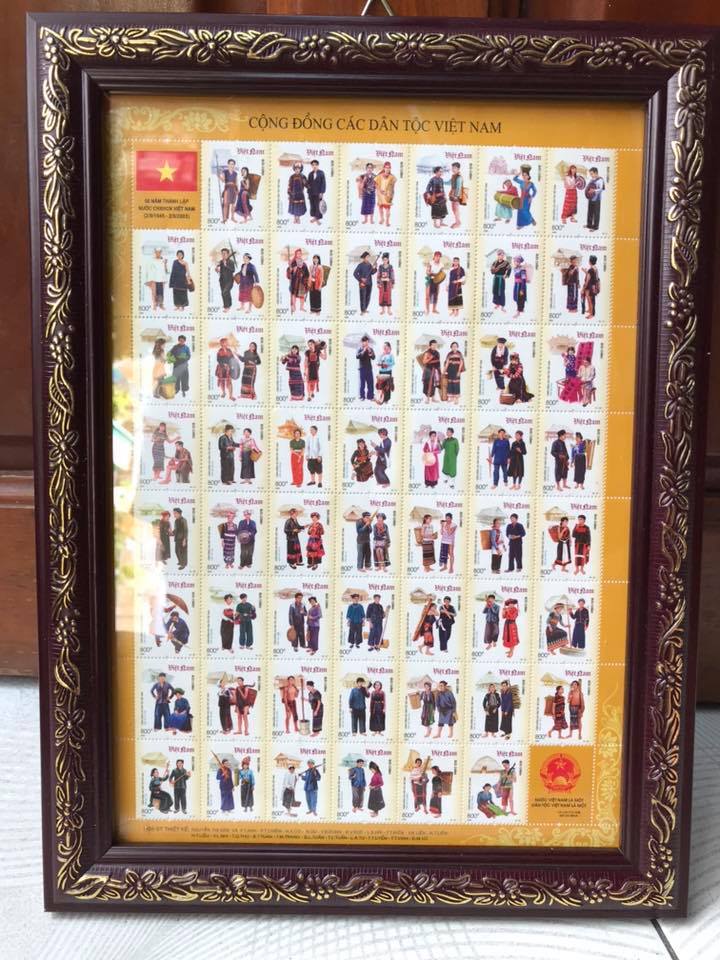 Khung tranh tem nguyên khối 54 dân tộc Việt Nam