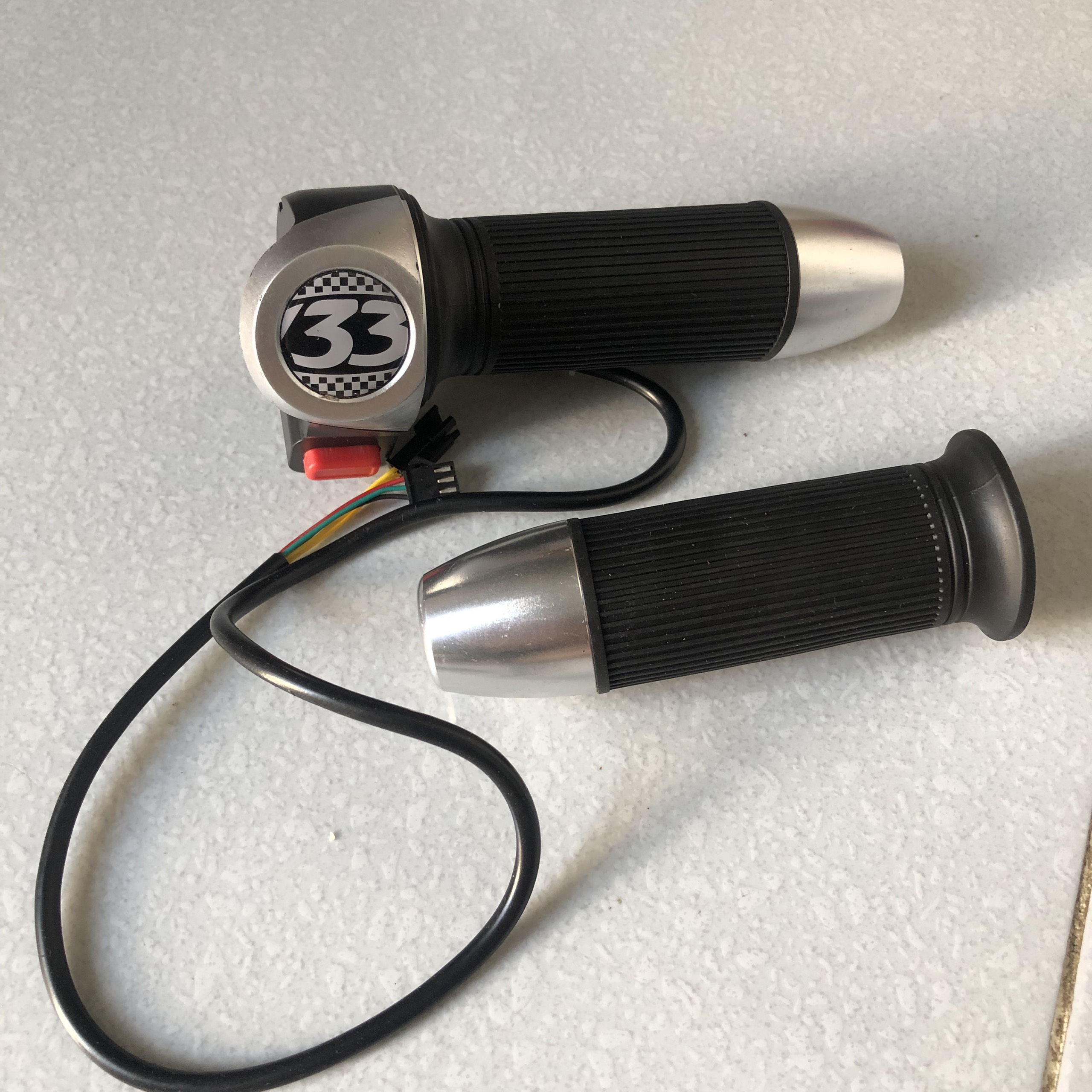 tay ga xe điện 133M - tay ga xe 133S - tay ga xe điện - tay vặn xe đạp điện - tay ga xe bò 133S