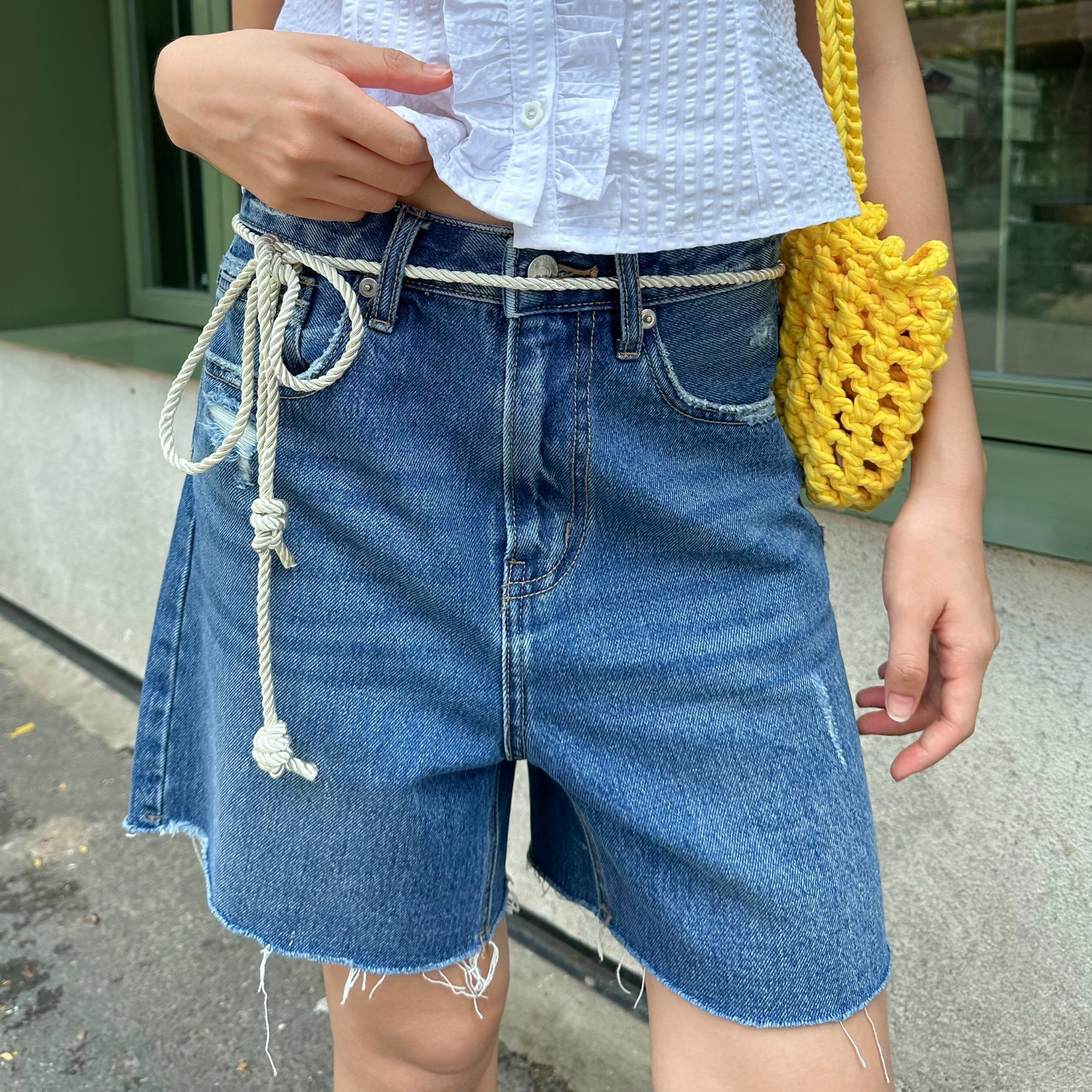 Kido - quần shorts dáng lửng lai cắt maxine shorts