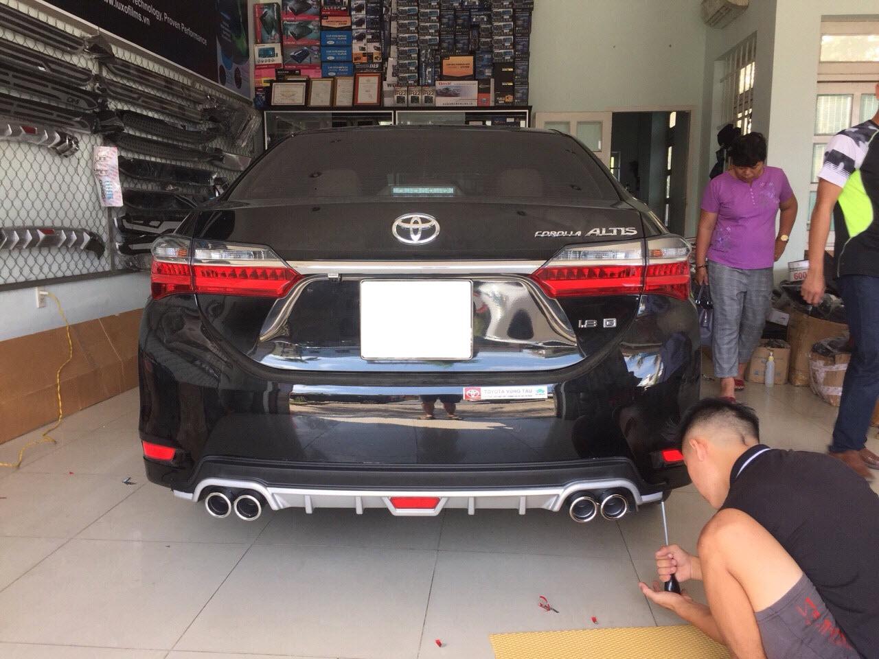 [Hỗ trợ lắp đặt tại HN] Líp chia pô Toyota Altis 2014-2019 pô kép