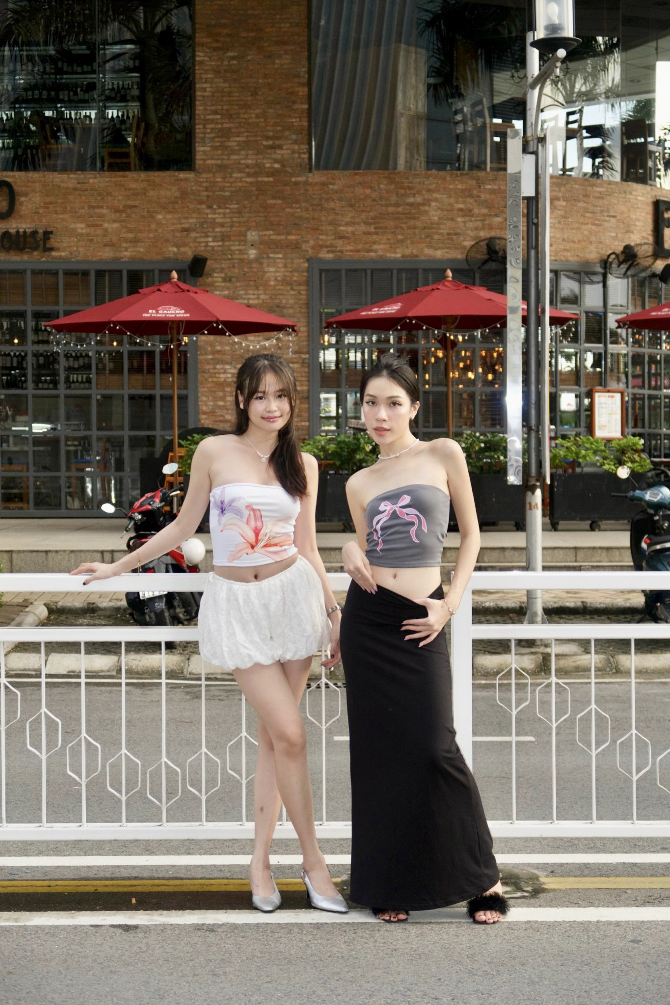 Áo ống nữ in hình freckles studios thun gân - adora top