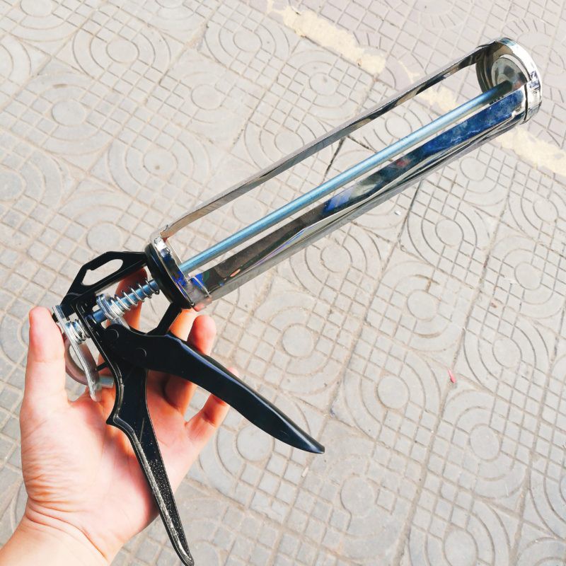 Súng bắn keo silicon inox đen