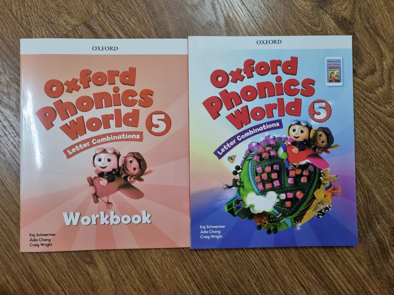 Bộ Oxford Phonics world 5 khổ to A4 [ bộ 2 cuốn + tặng kèm file nghe Mp3]