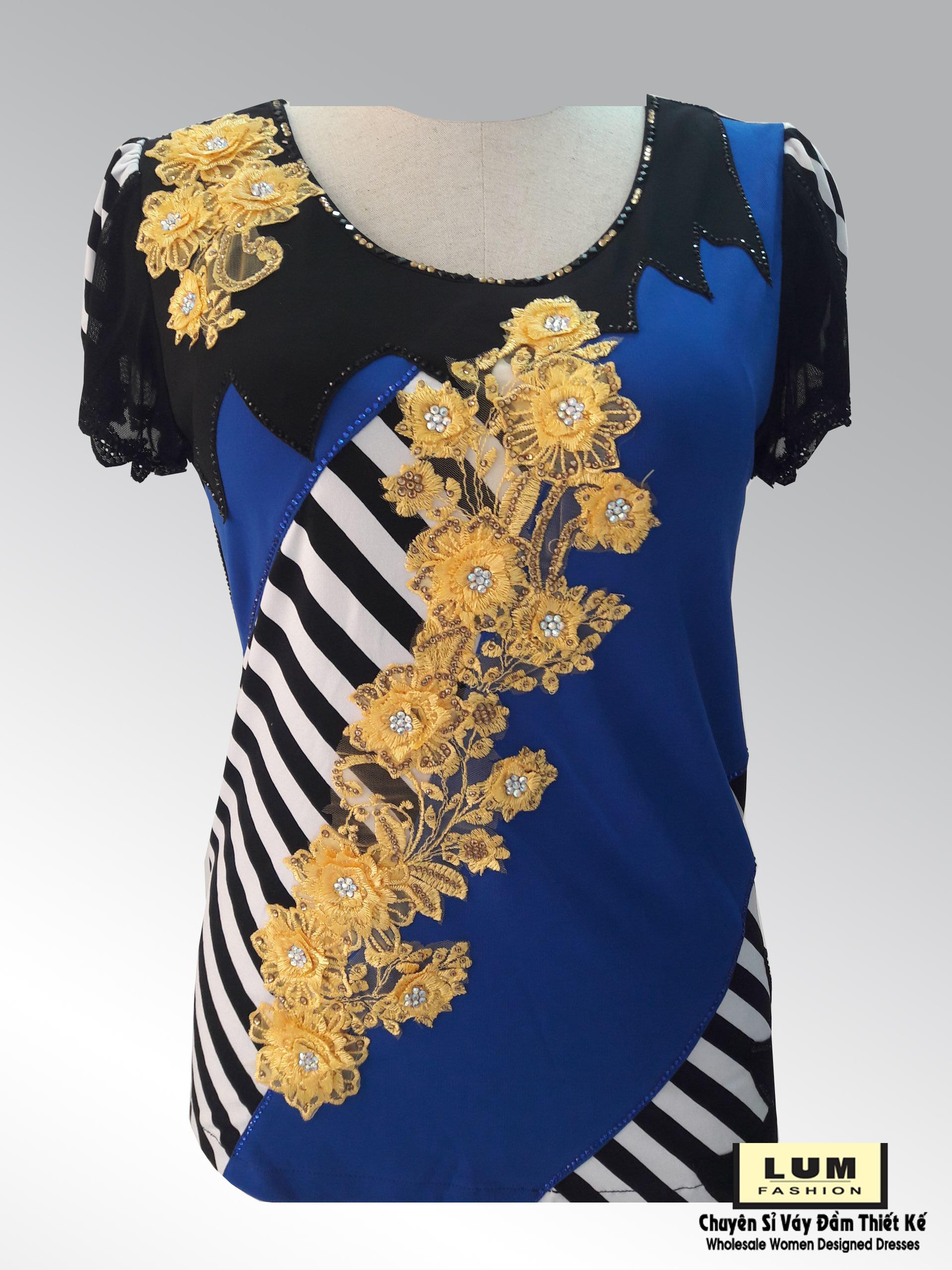 Áo thun nữ trung niên thiết kế phối hoa đính đá phong cách cho U50 - U65