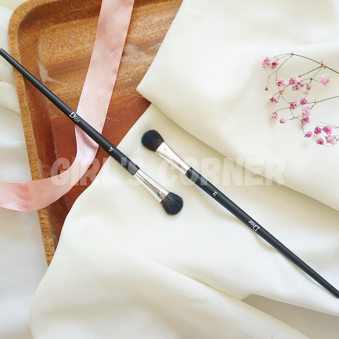 Cọ đánh bầu mắt Dior 21