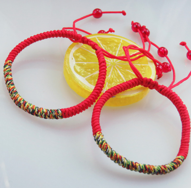 Vòng Đeo Tay Chỉ Đỏ Ngũ Sắc May Mắn Nepal