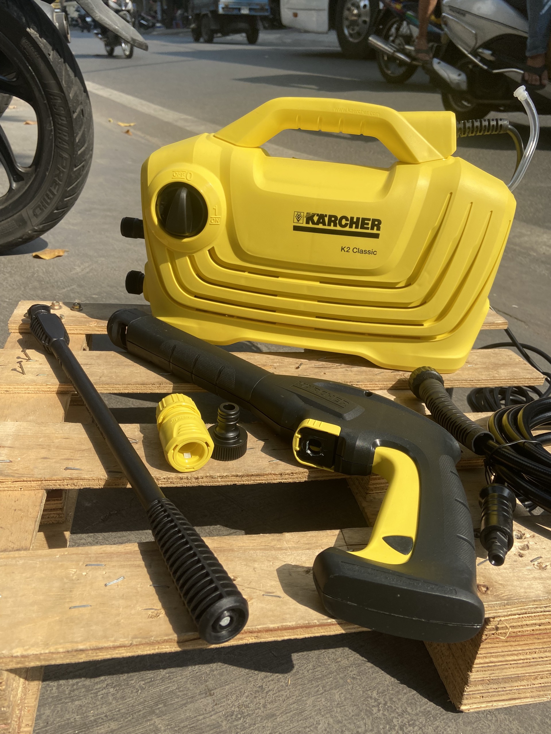 K2 Clasic máy rửa xe có chổi than áp lưc cao Karcher