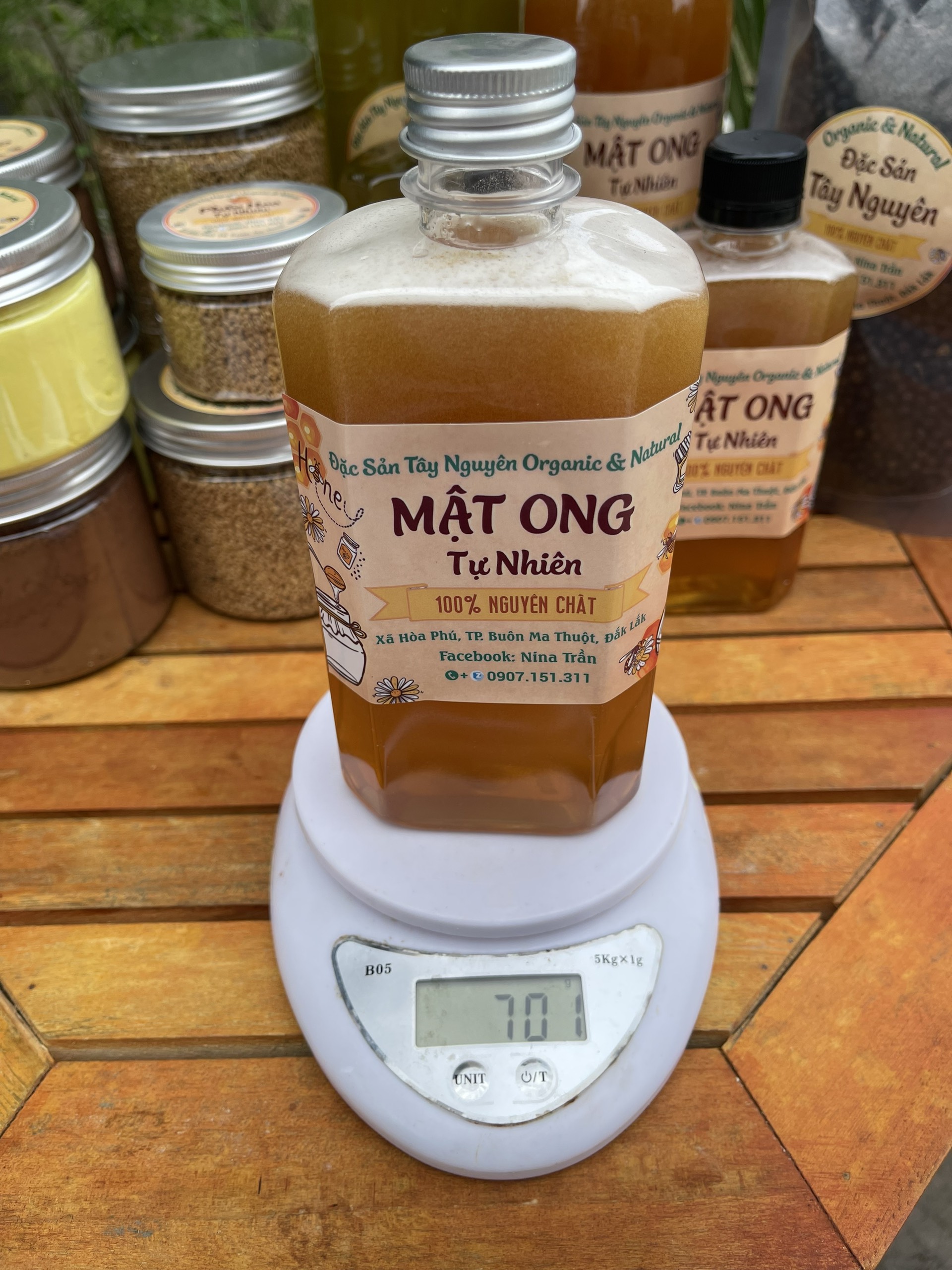 Tặng 30gr phấn hoa khi mua 500ml mật ong hoa cà phê, nặng 700gr