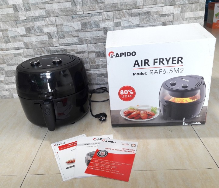 Nồi chiên không dầu Rapido 6.5L RAF6.5M2 (1800W) tặng Chai xịt dầu