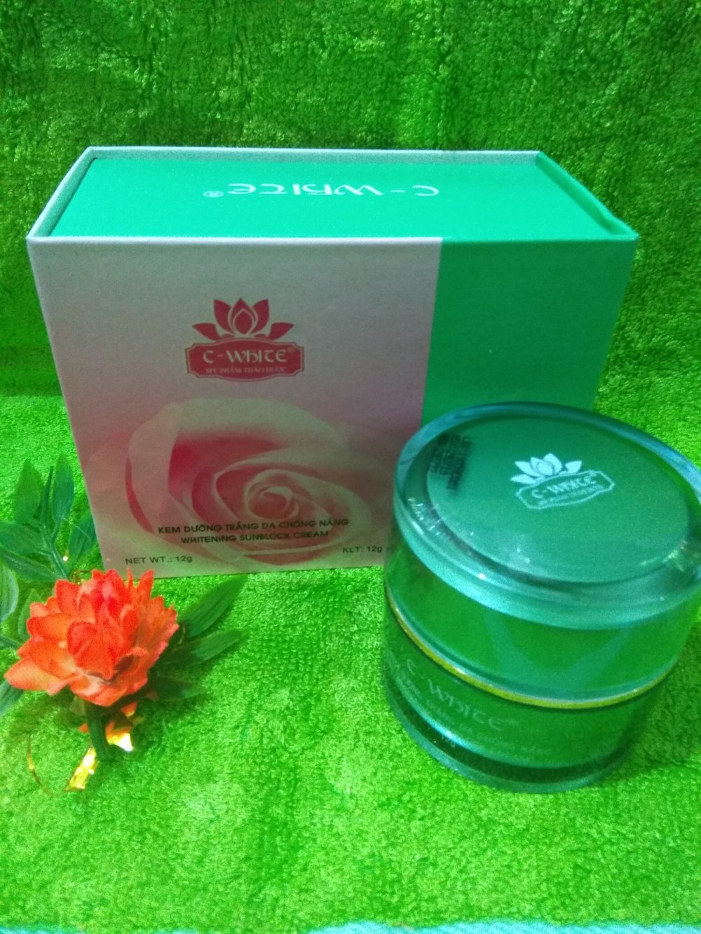 Kem C White dưỡng trắng da chống nắng 12g