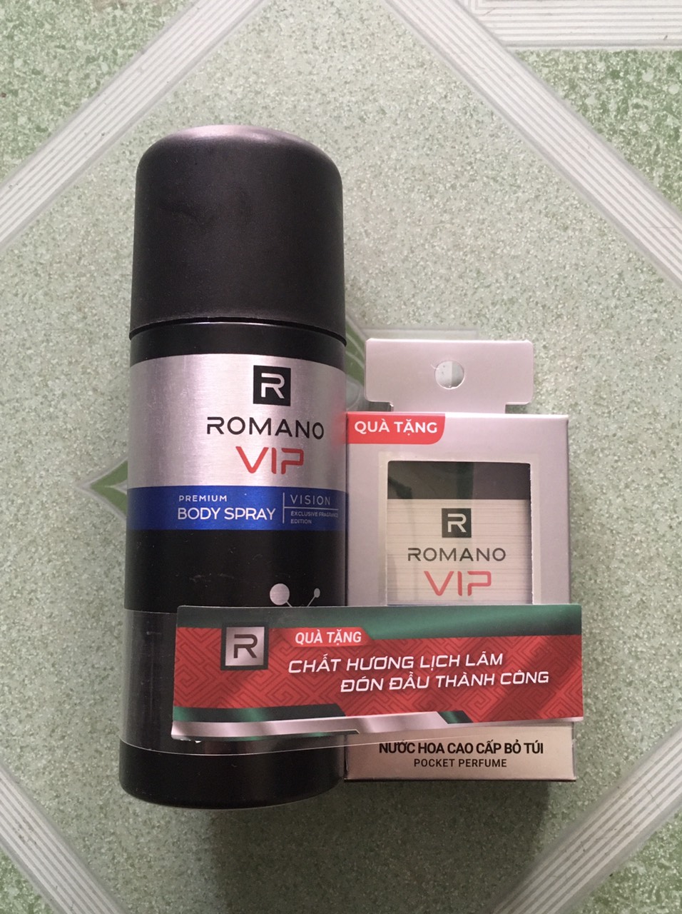 Combo Xịt khử mùi toàn thân Romano Vip 150ml+ Nước hoa bỏ túi VIP 18ml