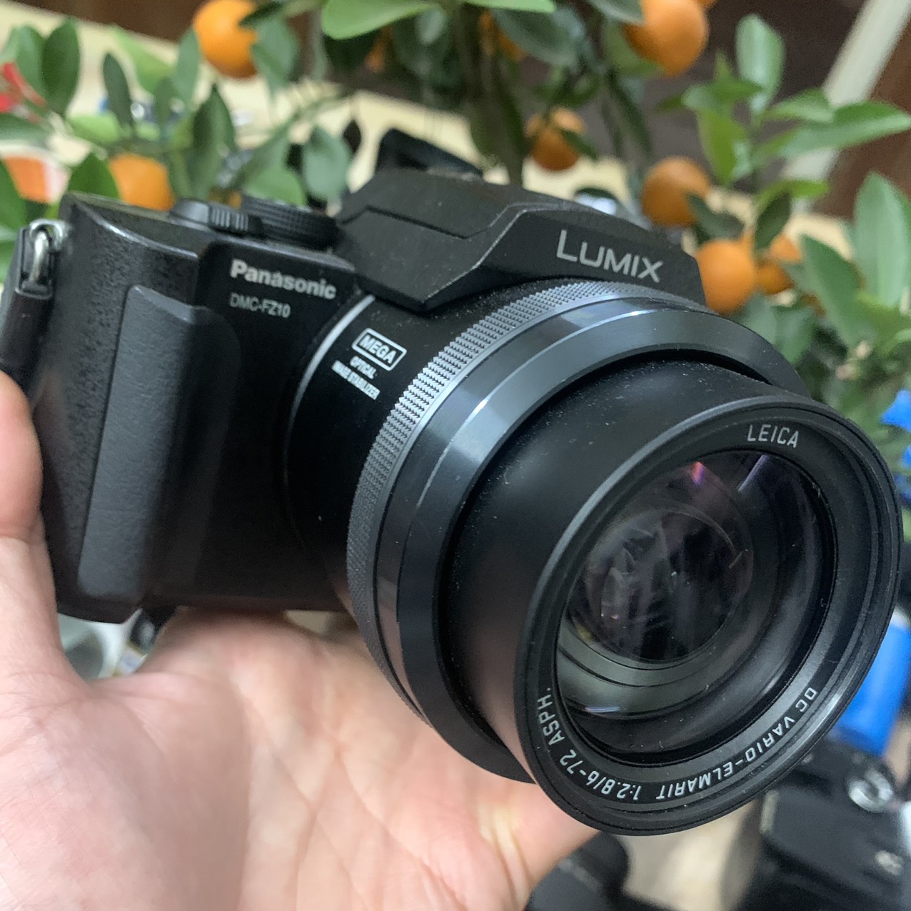 Máy ảnh Panasonic Lumix FZ10 ống kính Leica