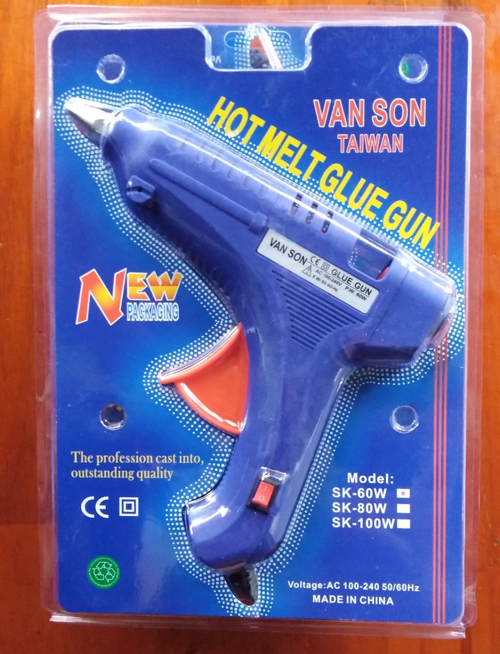 [HCM]Súng Bắn Keo 60W - Tặng Kèm 5 Cây Keo Nến Lớn Dài 23 Cm