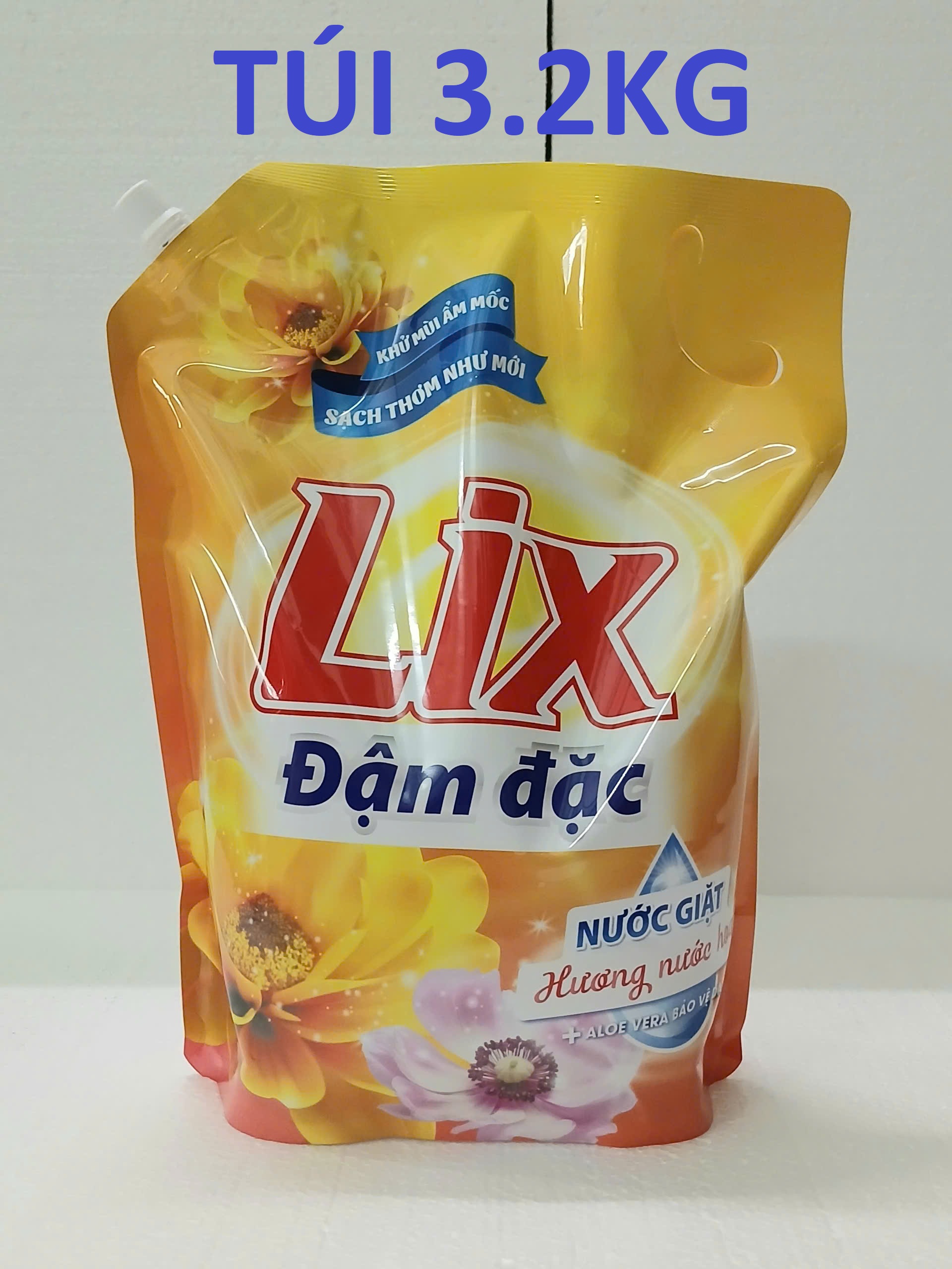 [GIAO HỎA TỐC 2h] Nước giặt Lix 3.5 kg nước giặt lix đậm đặc HƯƠNG NƯỚC HOA khử mùi ẩm móc quần áo ( BẢO VỆ DA TAY) - Thương hiệu Lix Giá 159,000 Đồng*Miễn phí vận chuyển