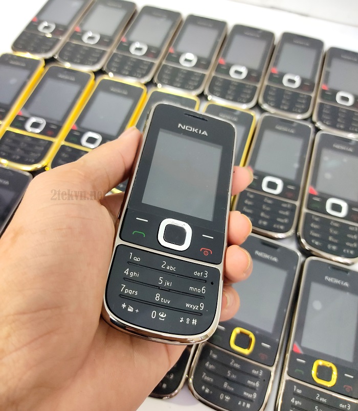 Điện thoại Nokia 2700 hay còn gọi là 2700 classic