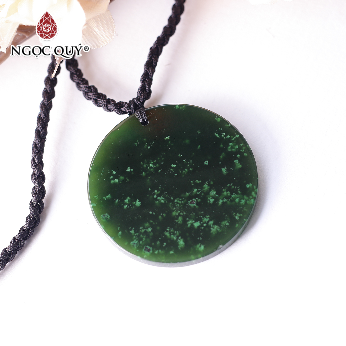 Mặt dây chuyền tròn đá ngọc bích hợp mệnh mộc, mệnh hỏa - Ngọc Quý Gemstones