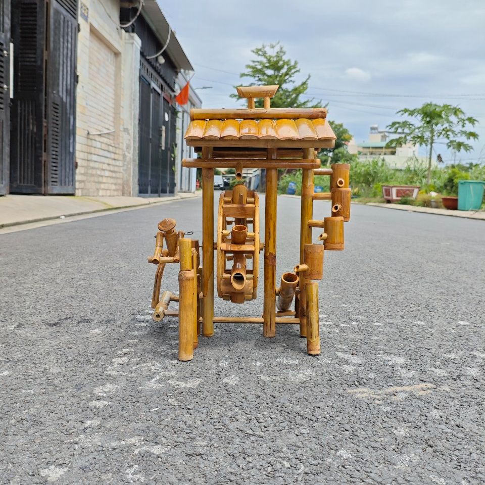 Guồng quay nước ,thác nước bằng tre cao 45 tểu cảnh mi ni cho hồ cá