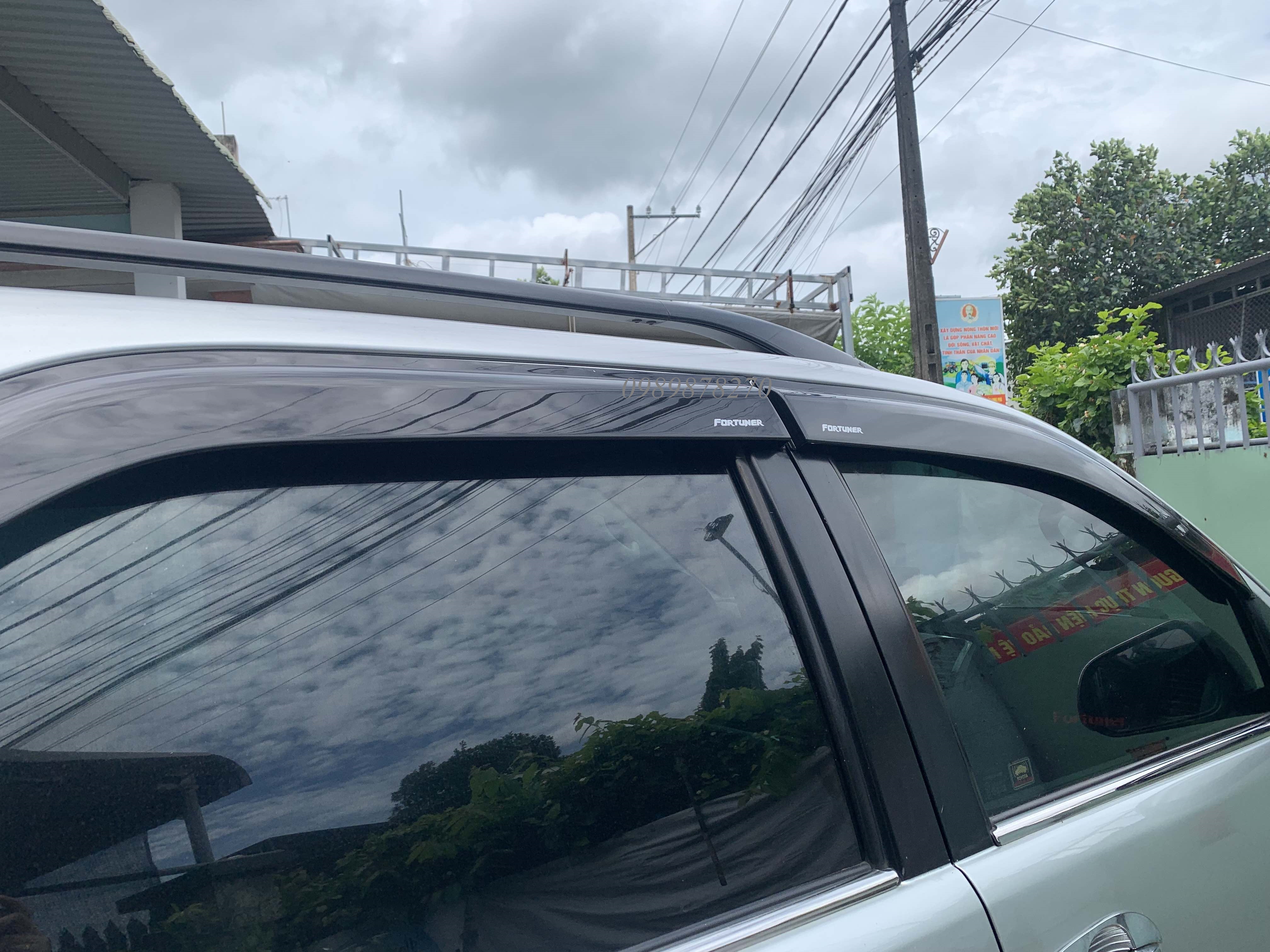 Bộ vè mưa đen Thái cao cấp xe  Fortuner đời 2006 , 2007, 2008, 2009, 2010,2011, 2012, 2013, 2014,2015, 2016( Phom cũ)