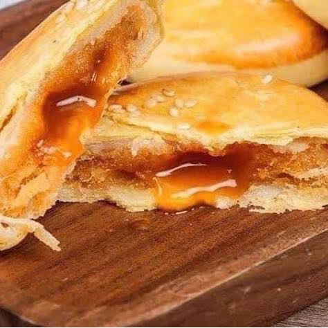 BÁNH 3Q TRỨNG MUỐI TAN CHẢY MÈO THẦN TÀI MẪU TẾT ( HỘP 6 CÁI CÓ TẶNG KÈM TÚI XÁCH )