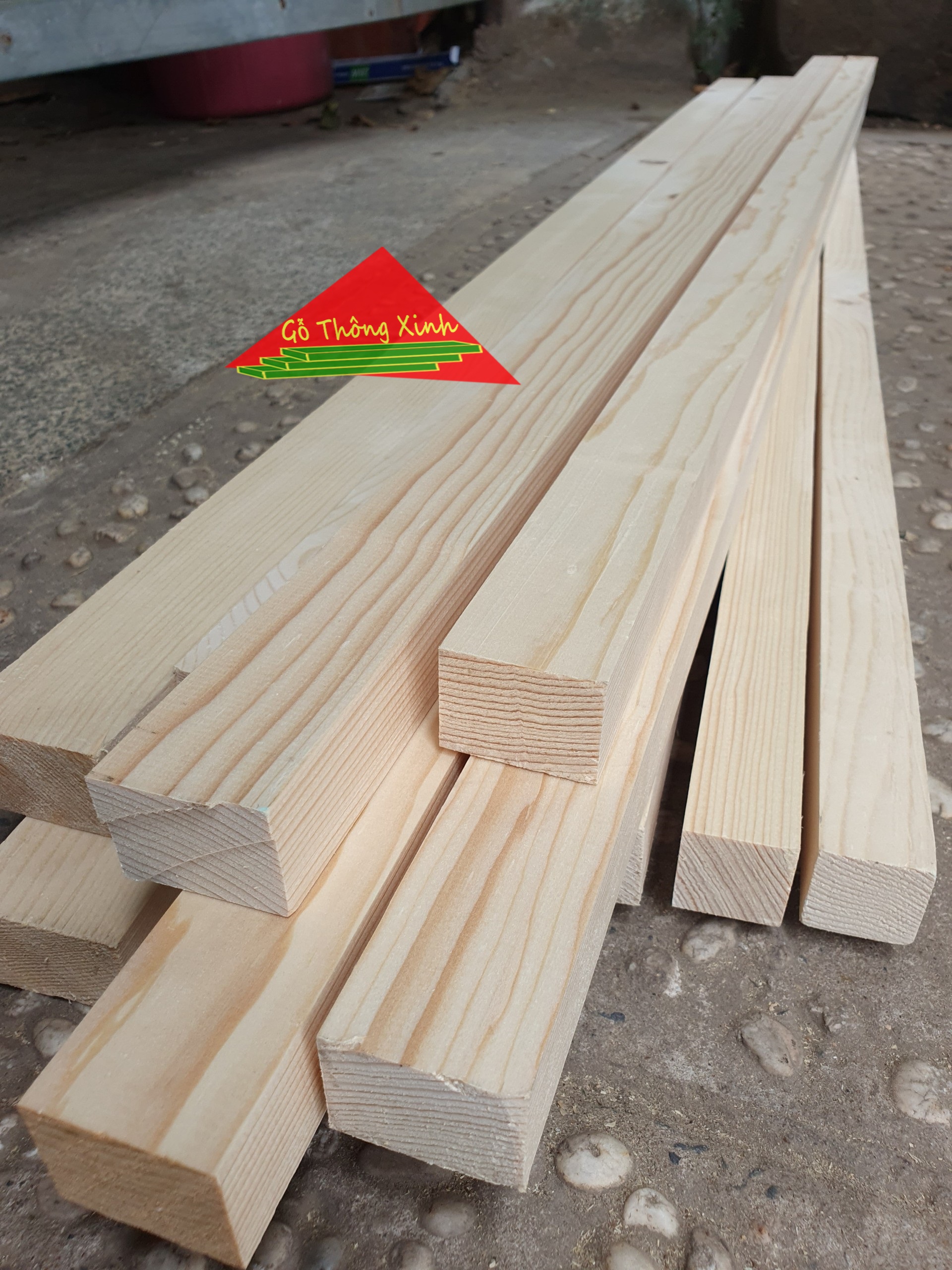 Thanh gỗ thông vuông 3x4cm,dài 150cm được bào láng 4 mặt dùng làm kệ, chân bàn, làm trụ, khung sườn,thanh ngang,decor