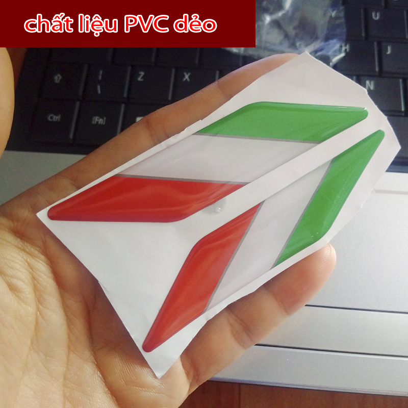 Bộ 2 tem PVC dẻo lá cờ ý dán xe (SDK016)