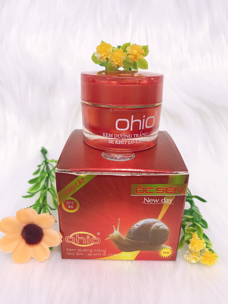 [HCM]Kem dưỡng trắng - Giữ ẩm - Se khít lỗ chân lông Ốc Sên OHIO New Day (18g)