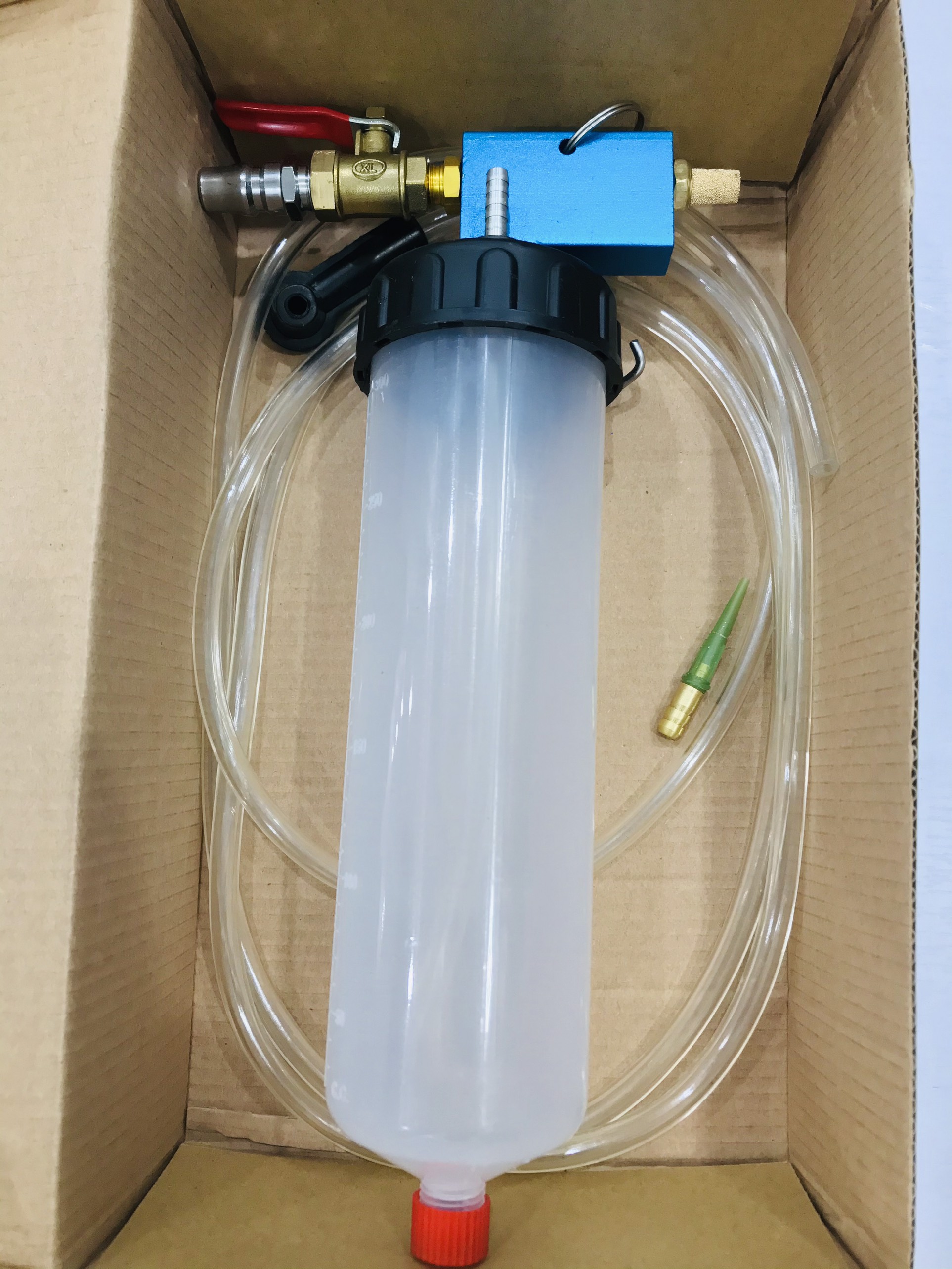 Xả e dầu phanh nhựa - hút dầu phanh xe máy ô tô - dung tích 300ml - hỗ trợ thay thế dầu phanh cực nhanh