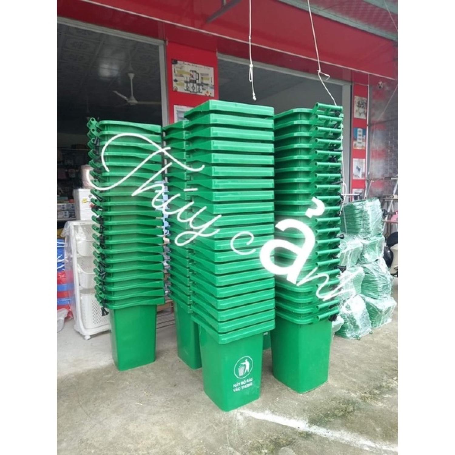 Thùng rác nhựa 60 lít hdpe ,thùng rác công cộng 60l 4 bánh xe màu xanh, thùng rác xanh 60 líttkgdtc