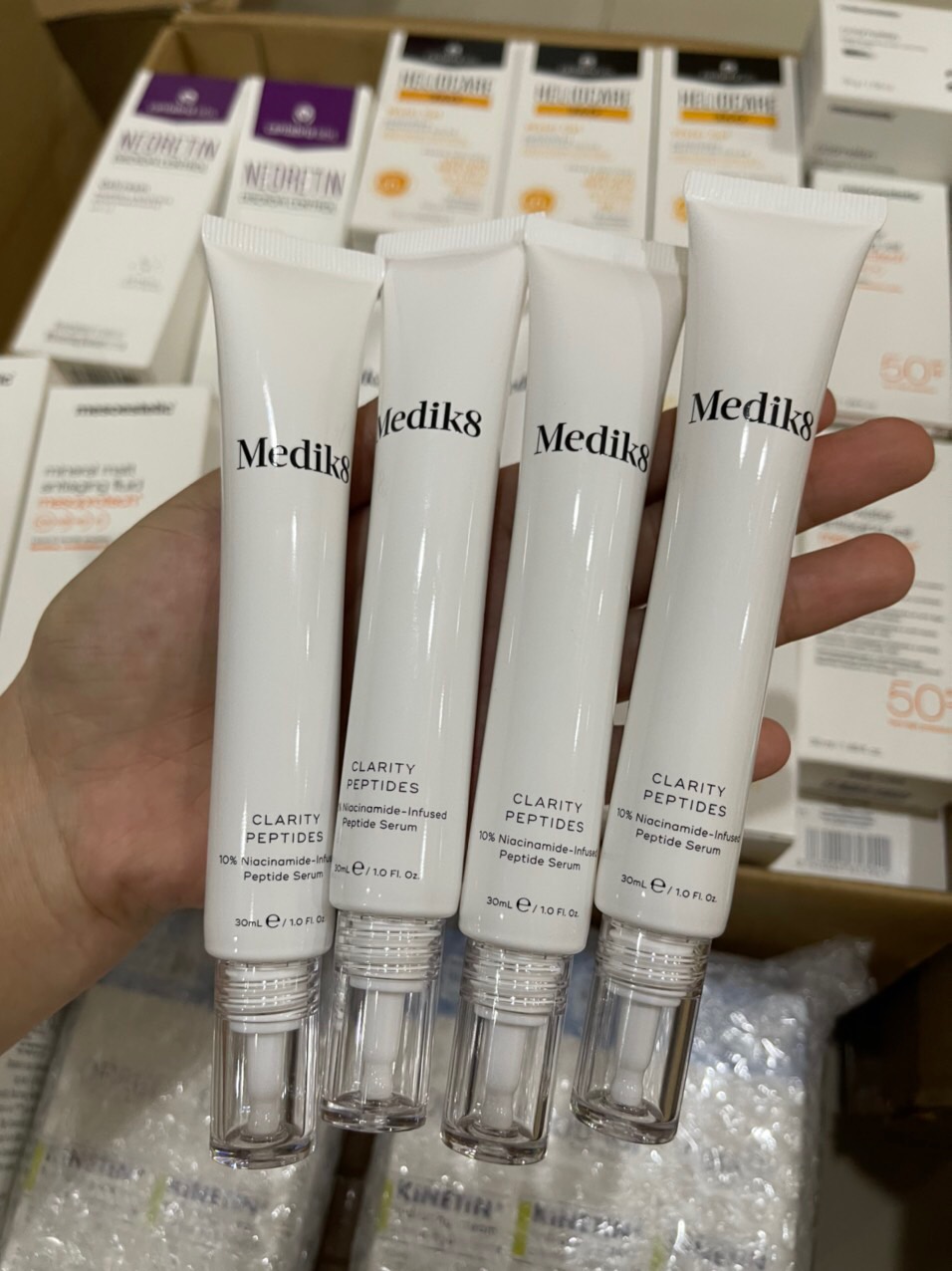 Serum medik8 clarity peptides 10% niacinamide 30ml- xach tay