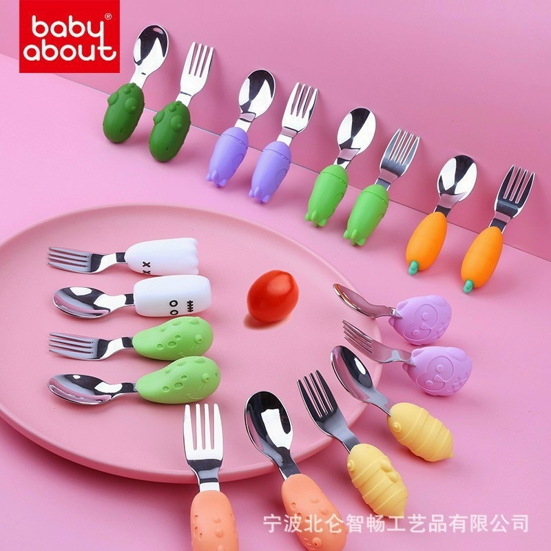 SET Thìa dĩa tập xúc cán ngắn BABY ABOUT , muống nĩa cán ngắn silicone an toàn. Thìa dĩa cho bé tập xúc