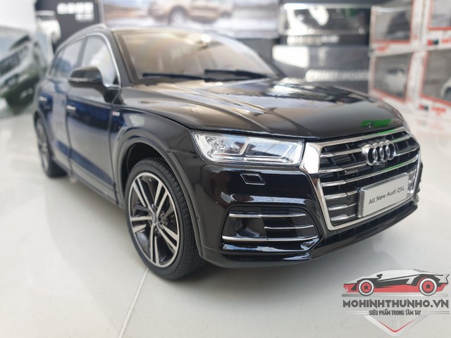 [HCM]Xe mô hình Audi Q5 L 2018 tỉ lệ 1:18