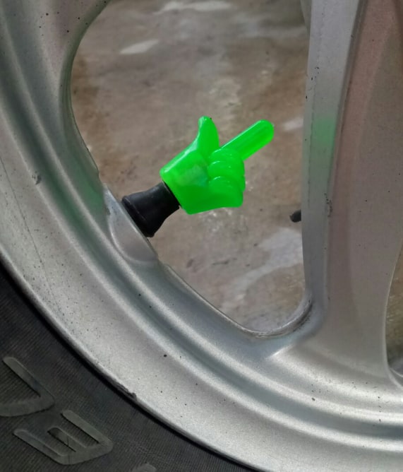 Van vòi,nắp chụp chân van gắng xe máy-oto.