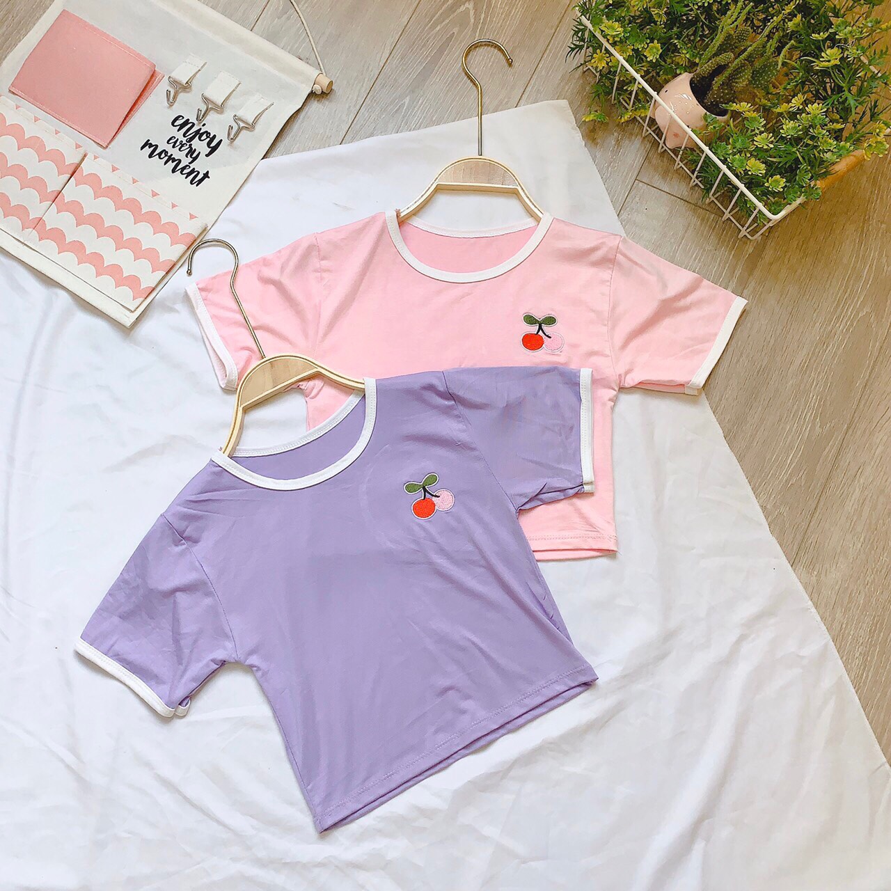 Áo croptop áo croptop nữ thêu quả cherry mẫu mới cực xinh