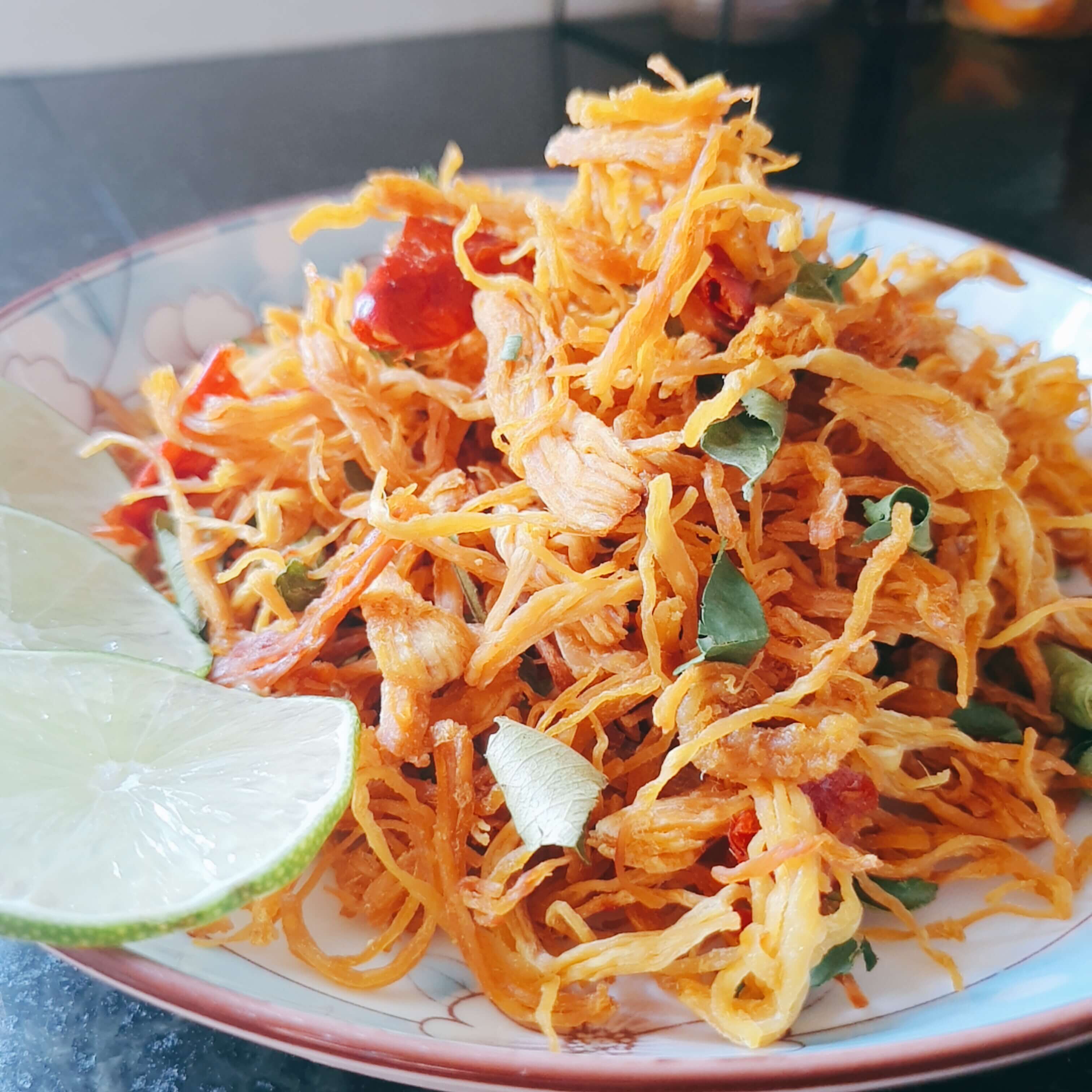 Khô gà lá chanh đặc biệt