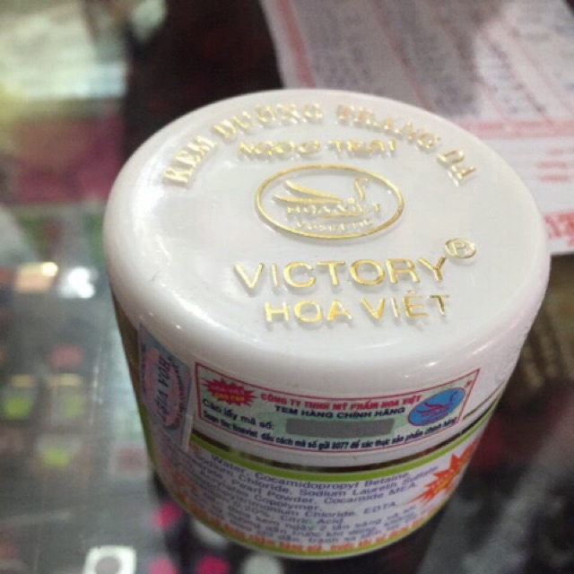 KEM DƯỠNG TRẮNG DA NGỌC TRAI VICTORY
