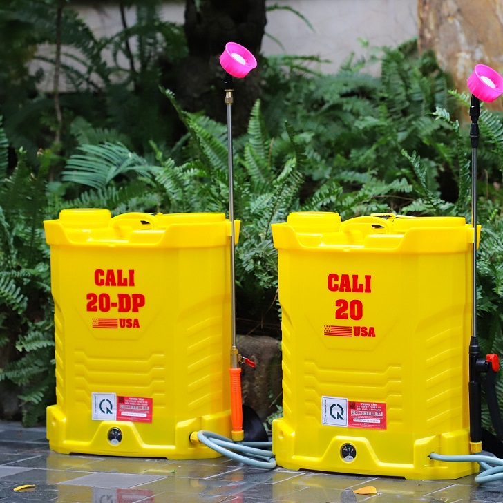 Bình xịt điện 2 bơm cacu lớn cali 20dp