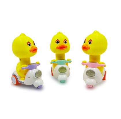 Vịt chạy xe vespa ngộ nghĩnh đáng yêu
