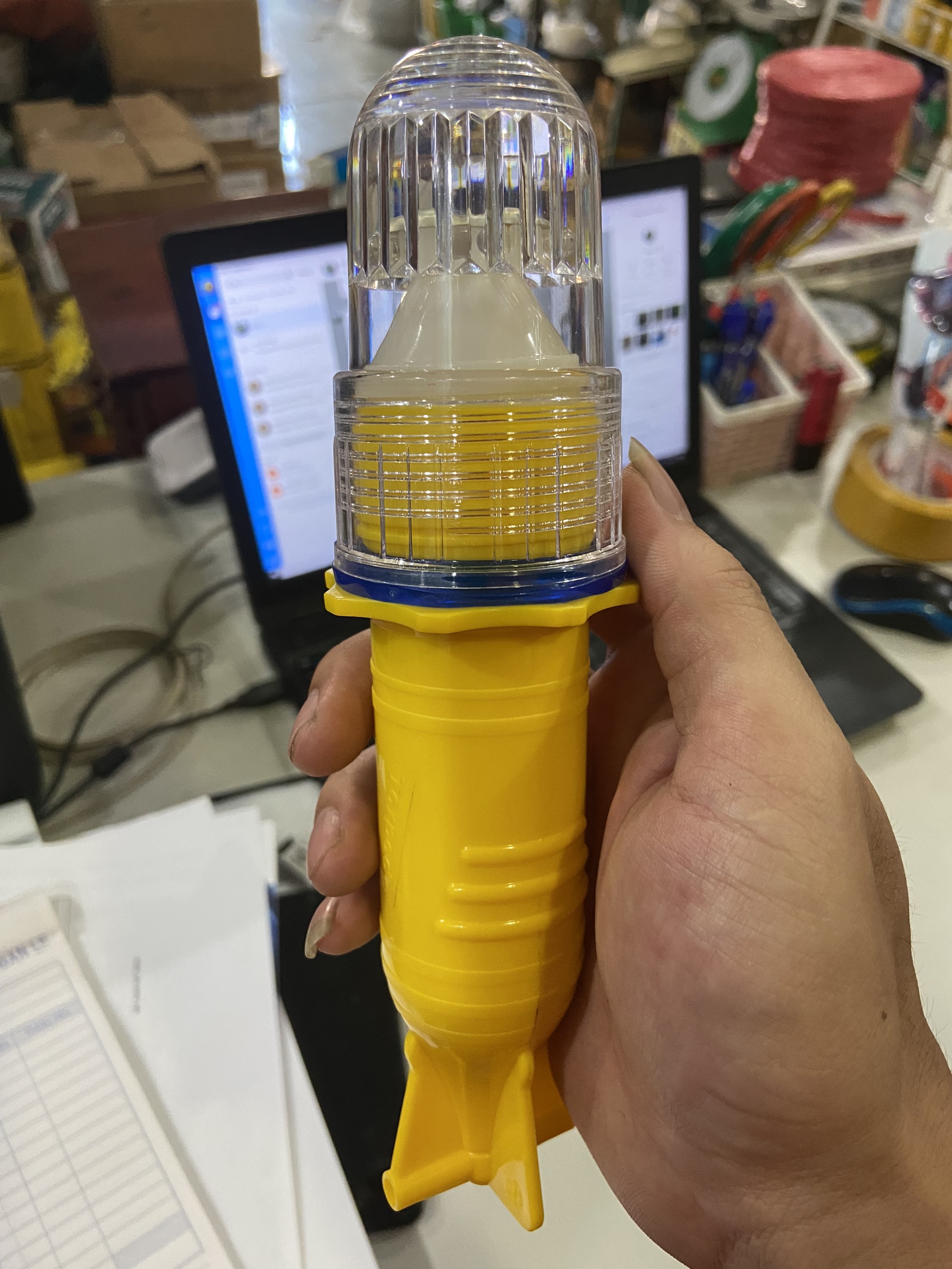 Đèn chớp hỏa tiễn báo hiệu trên biển, đèn chớp cảnh báo, tín hiệu cho công trình, ghe, tàu thuyền đi sông Loại 1 pin