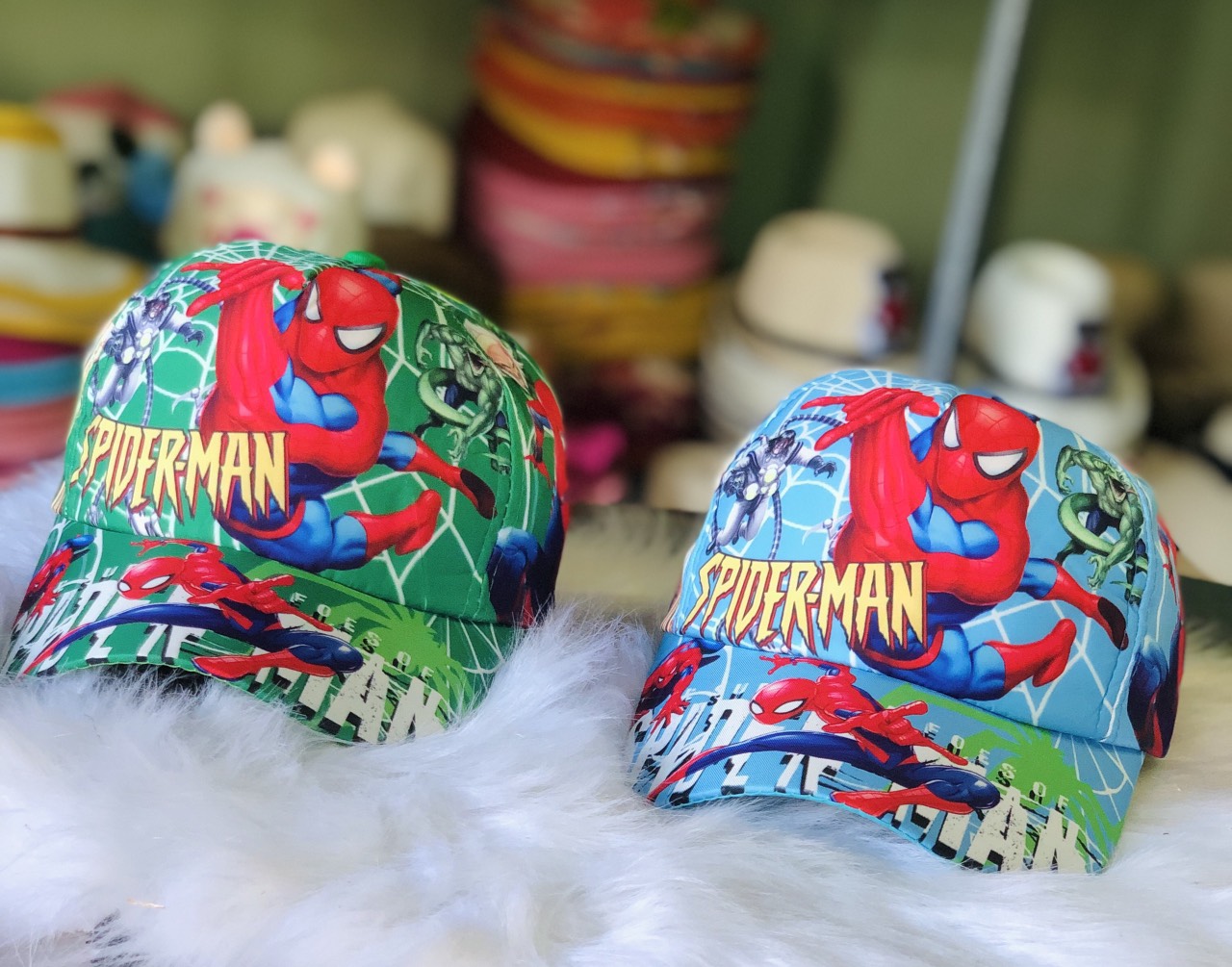 NÓN KẾT CHO BÉ TRAI SIZE 3-10 TUỔI.CÔNG NGHỆ TIÊN TIẾN IN 4D HÌNH ẢNH SỐNG ĐỘNG_MÀU SẮC TƯƠI SÁNG _TUỔI THƠ BÉ GẮNG LIỀN VỚI NHÂN VẬT TRUYỆN SIÊU NHÂN ANH HÙNG_BÉ NÀO CŨNG THÍCH_THẬT TUYỆT VỜI KHI LÀM QUÀ CHO BÉ TRONG NGÀY NOEL_TẾT