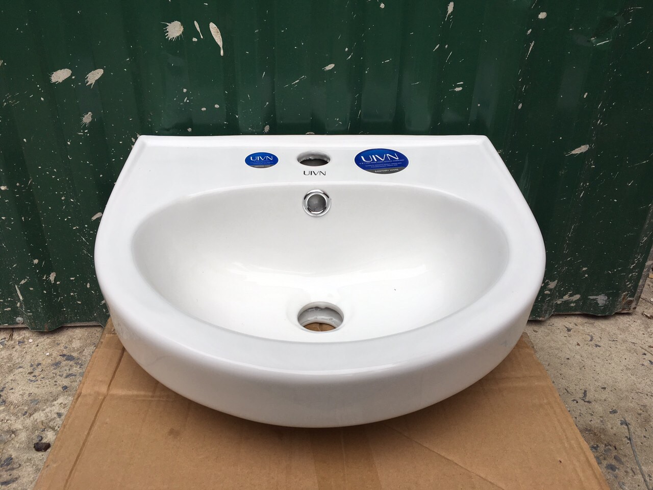 Lavabo gắn tường cỡ nhỏ bat-400
