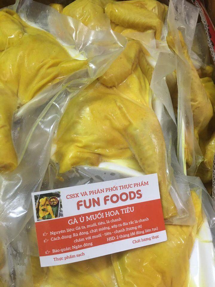 Gà ủ muối hoa tiêu khay 550g-600g