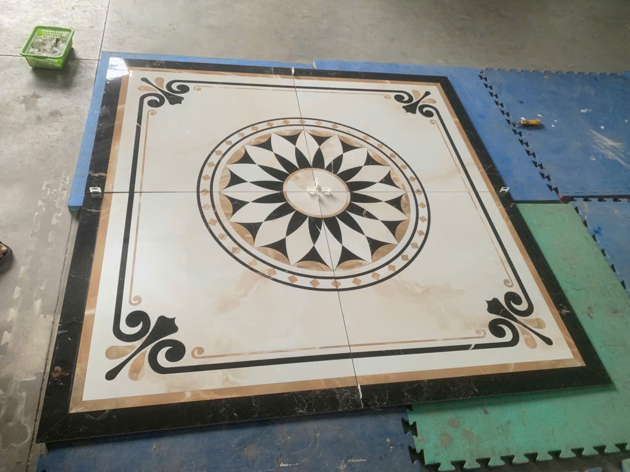 Gạch sàn nhà cắt CNC