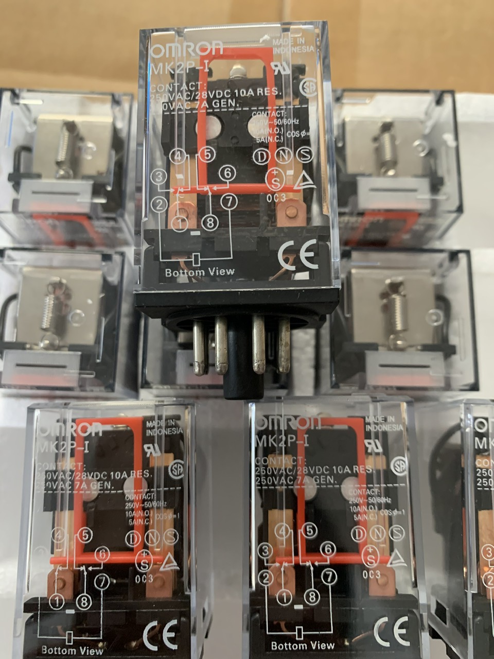 Rơ le trung gian 8 chân tròn 10a mk2p-i 220vac, đế 8 chân tròn