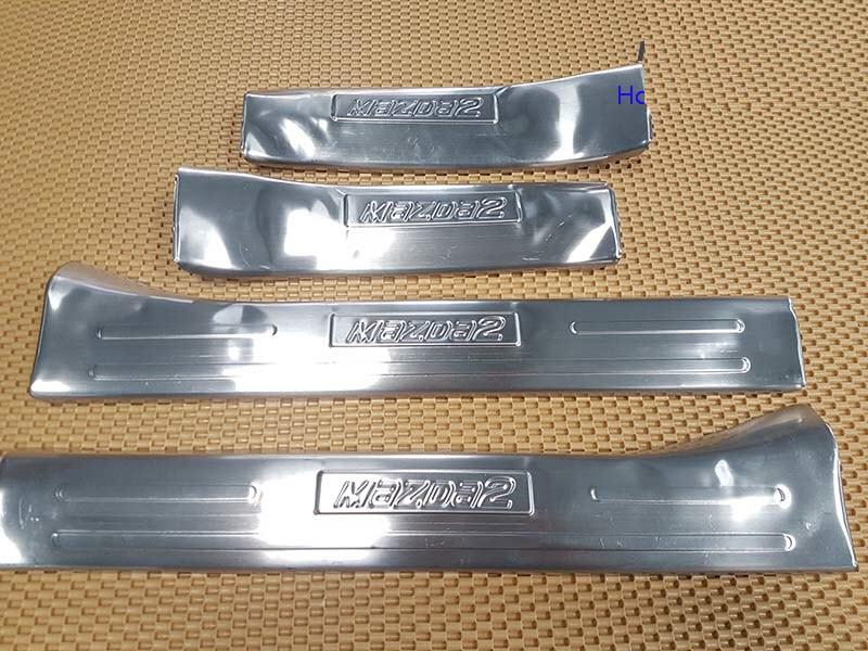 Ốp viền bậc cửa miếng trong mazda 2 2015-2019
