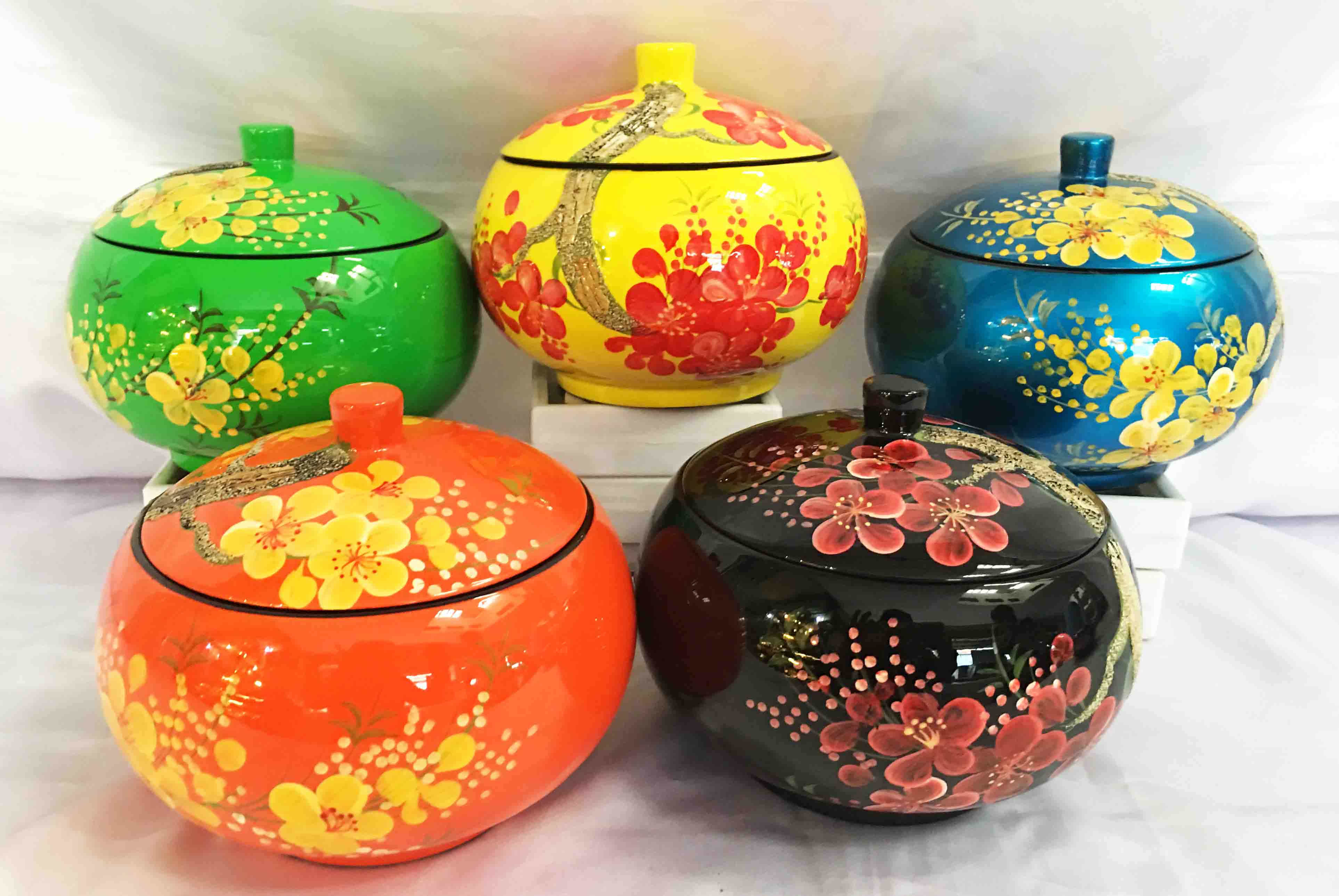 Hủ sơn mài loại vừa
